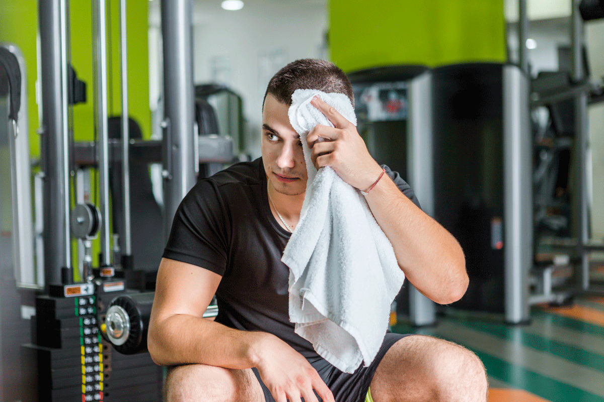 10 sai lầm phổ biến khiến bạn tập gym mãi không giảm mỡ