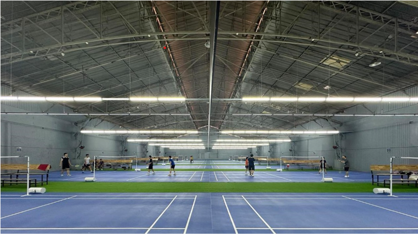 Sân cầu lông Hoàng Diệu Quận 4 rộng rãi và thoáng mát