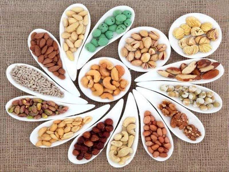 Các loại hạt là món ăn nhẹ lý tưởng cho người trung niên, giúp cung cấp năng lượng mà không làm tăng cân