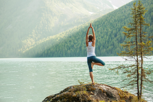 Tư thế ngọn núi là tư thế Yoga cho tăng cường sức mạnh cơ bản nhất