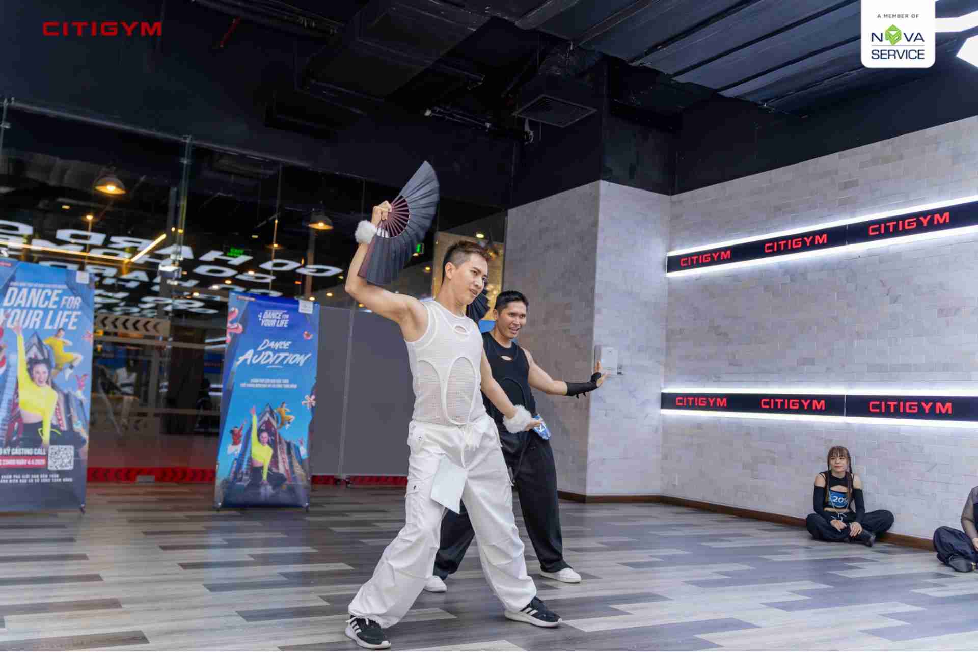 Giáo trình là yếu tố ảnh hưởng đến hiệu quả học dance