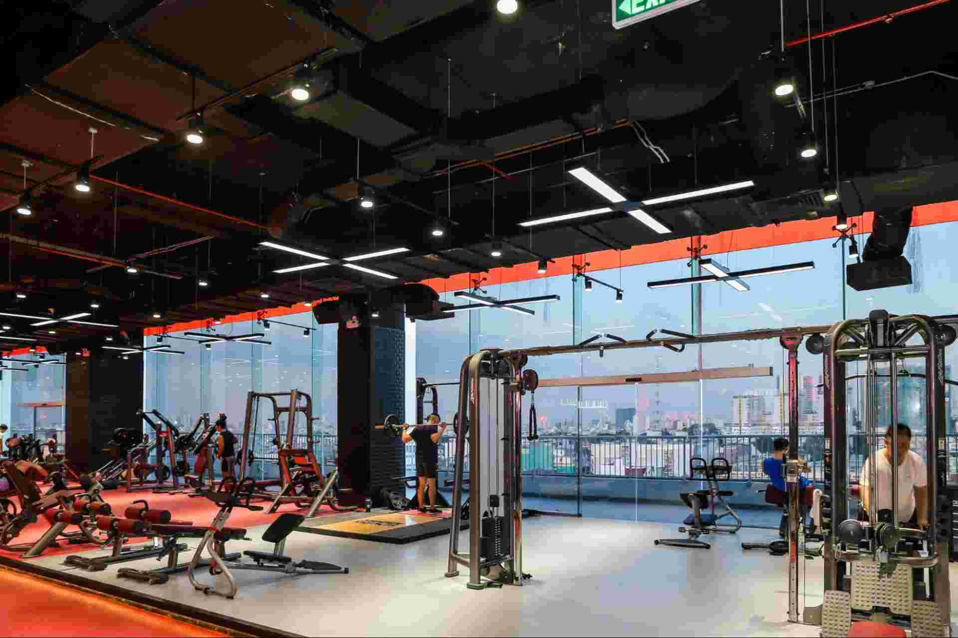 Phòng tập cao cấp thường được đầu tư bài bản cả về cơ sở vật chất lẫn trải nghiệm người dùng 