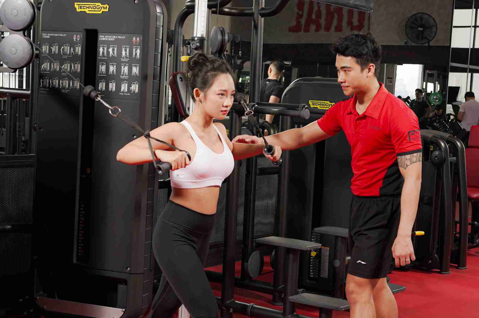 Phụ huynh cần cân nhắc thuê PT dành cho trẻ em ở những trung tâm thể hình lớn
