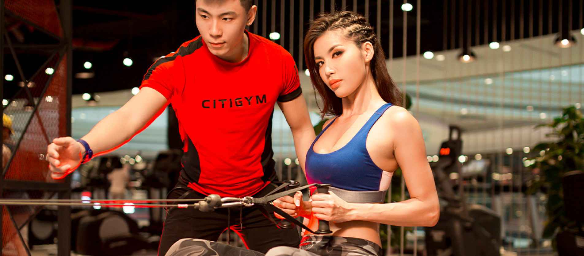PT là viết tắt của cụm từ “Personal Trainer” – huấn luyện viên cá nhân chuyên nghiệp trong lĩnh tập luyện thể hình