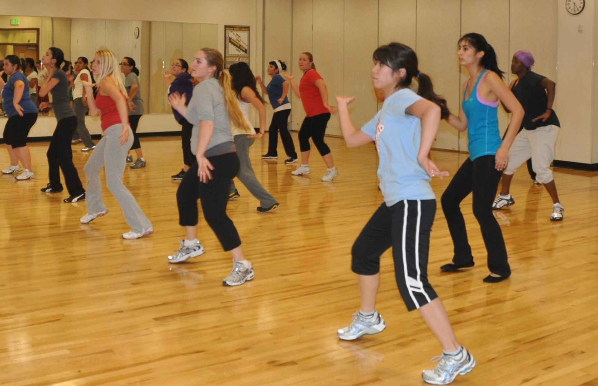 Zumba không chỉ tăng cường thể chất mà còn giúp cải thiện tâm trạng đáng kể