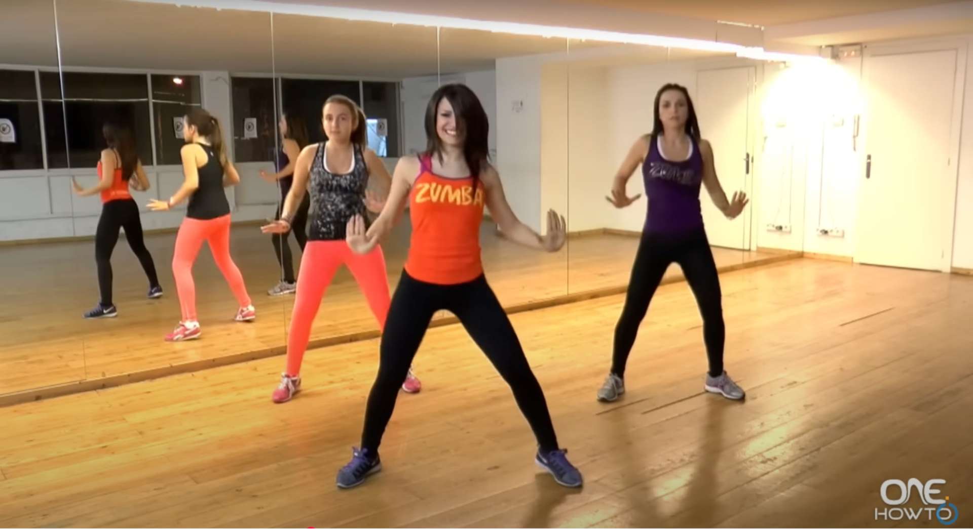 OneHowto cũng là một trong những kênh Youtube học Zumba online đáng để bạn tham khảo để rèn luyện sức khỏe một cách hiệu quả tại nhà