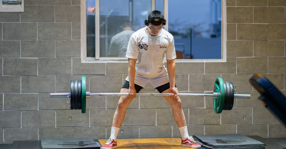 Bài tập chữa gù lưng - Deadlift