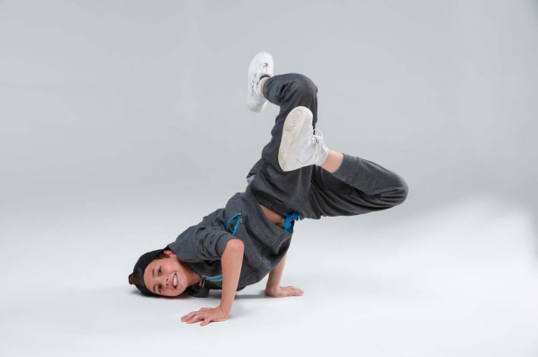 Khám phá Breakdance: Cách Breakdance Xây Dựng Core Strength Mạnh Mẽ Hơn Bất Kỳ Bài Tập Nào