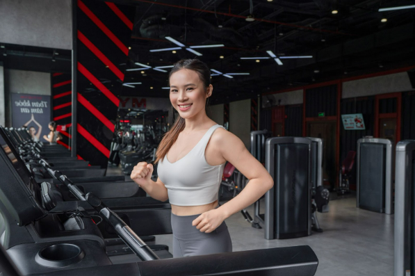 Phụ nữ có nên tập tạ? Phá vỡ 5 lầm tưởng và lợi ích không ngờ